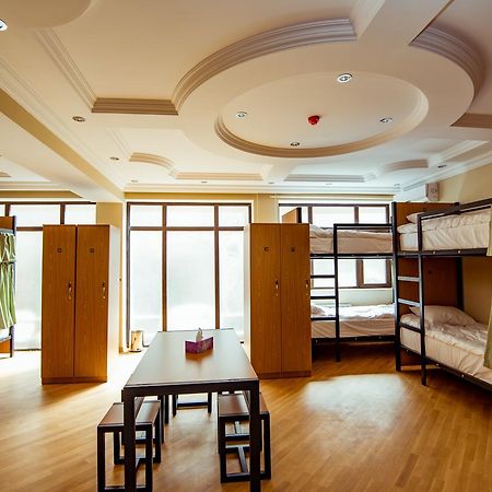 Feyu Hostel Baku Bagian luar foto